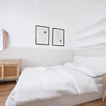 Apartment Zelwerowicza Bright By Bookinghost