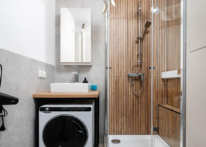 Zelwerowicza Bright By Bookinghost *